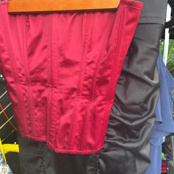 Satin Boustier red. Adorable - Picture 5 of 6